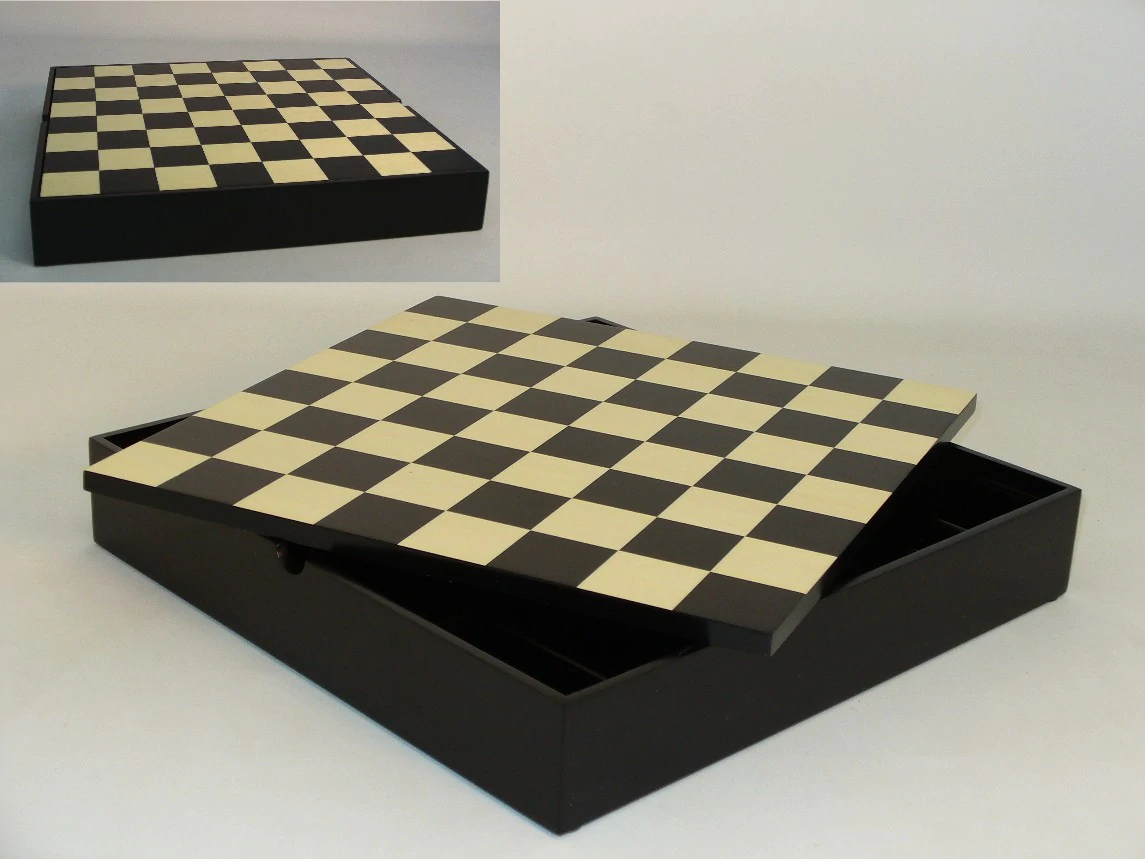 13.25 inch Black/Maple Chest Chess Set