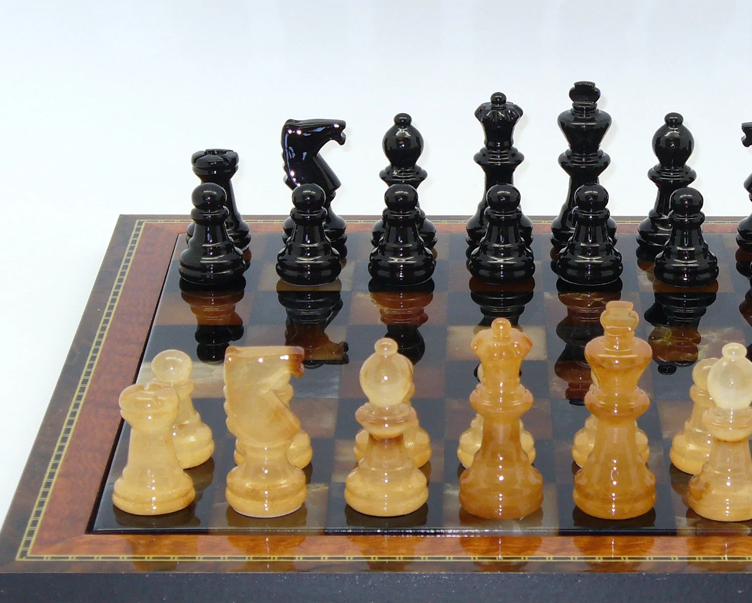 15 inch Scali Alabaster Chess Set in Wood Frame (Black & Brown)