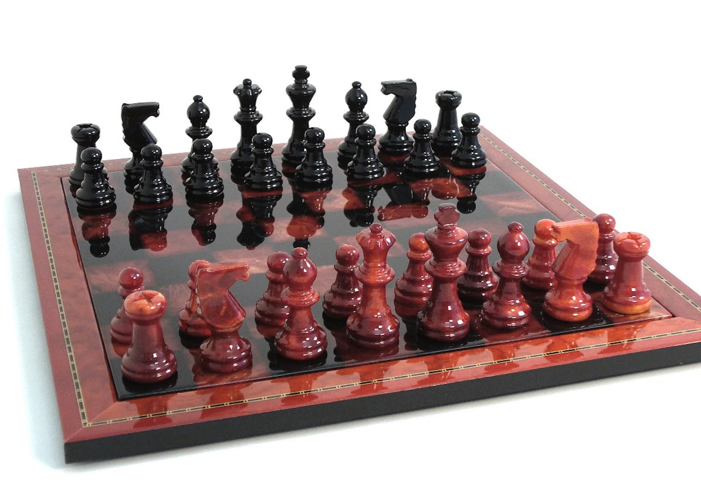 15 inch Scali Alabaster Chess Set in Wood Frame (Red & Black)