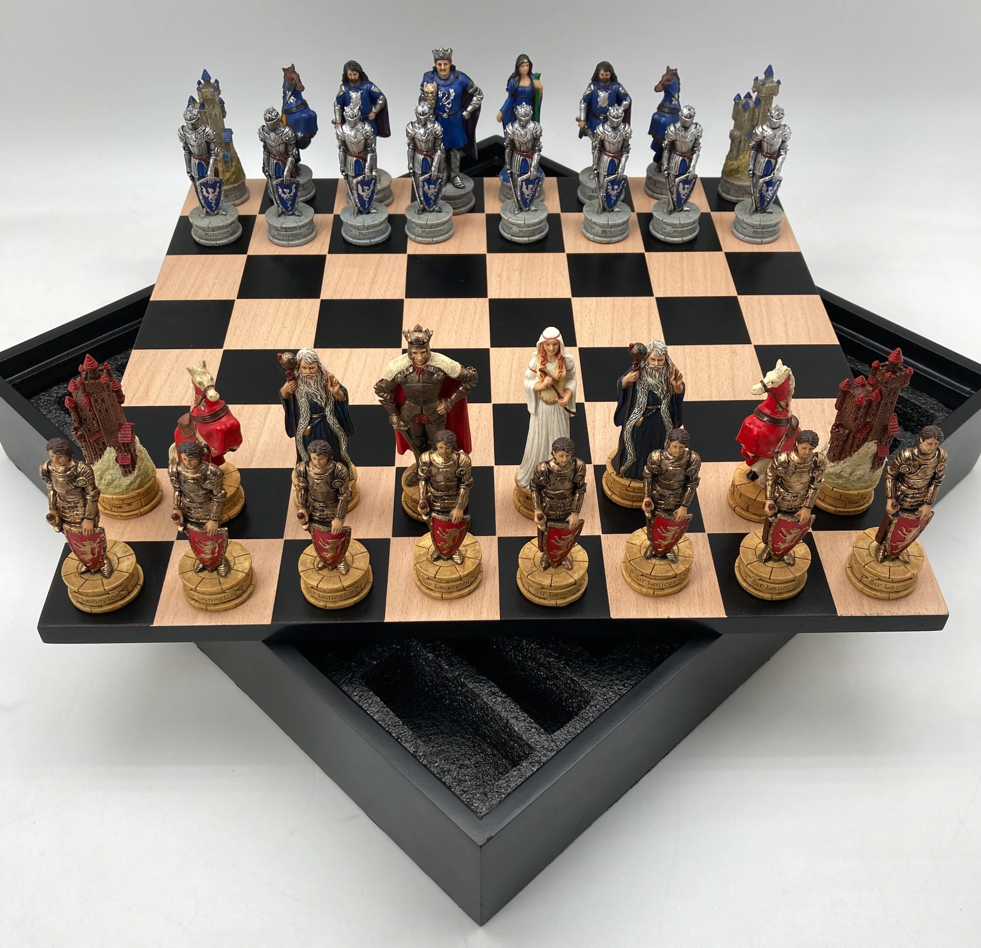 King Arthur Chessmen in Black/Maple Chest Chess Set