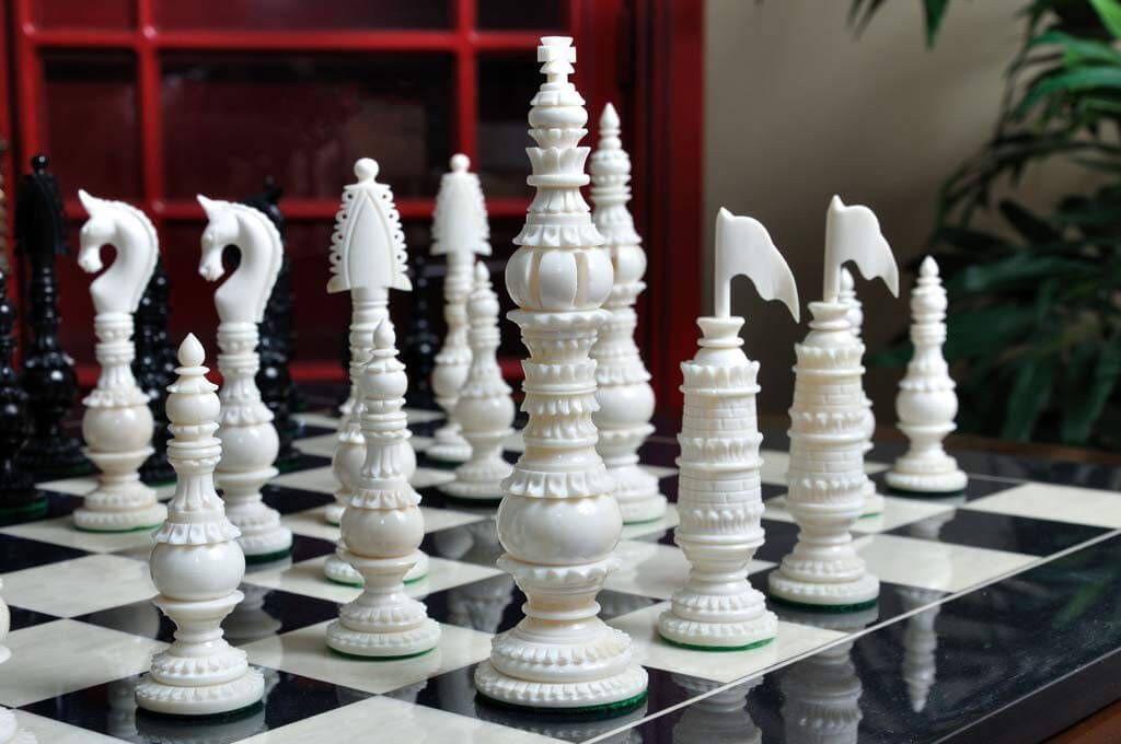 Vizagapatam Luxury Bone Chess Pieces white