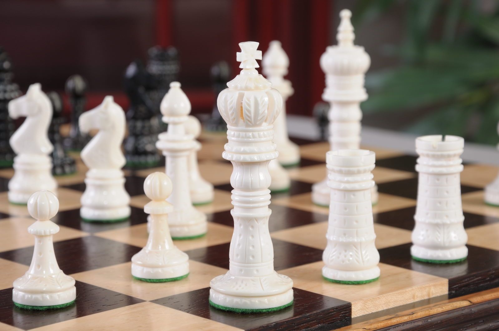 Worthington Luxury Bone Chess Pieces natural